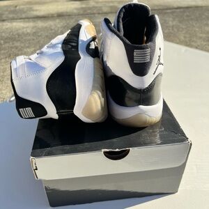Air Jordan 11 Retro Concord Sz 5.5Y
